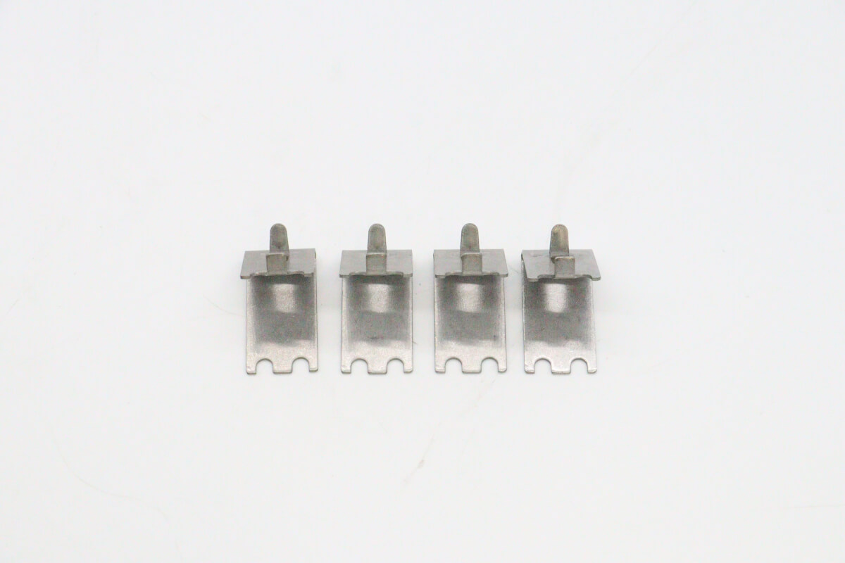 4 klambrit riiulile R400/600Ss